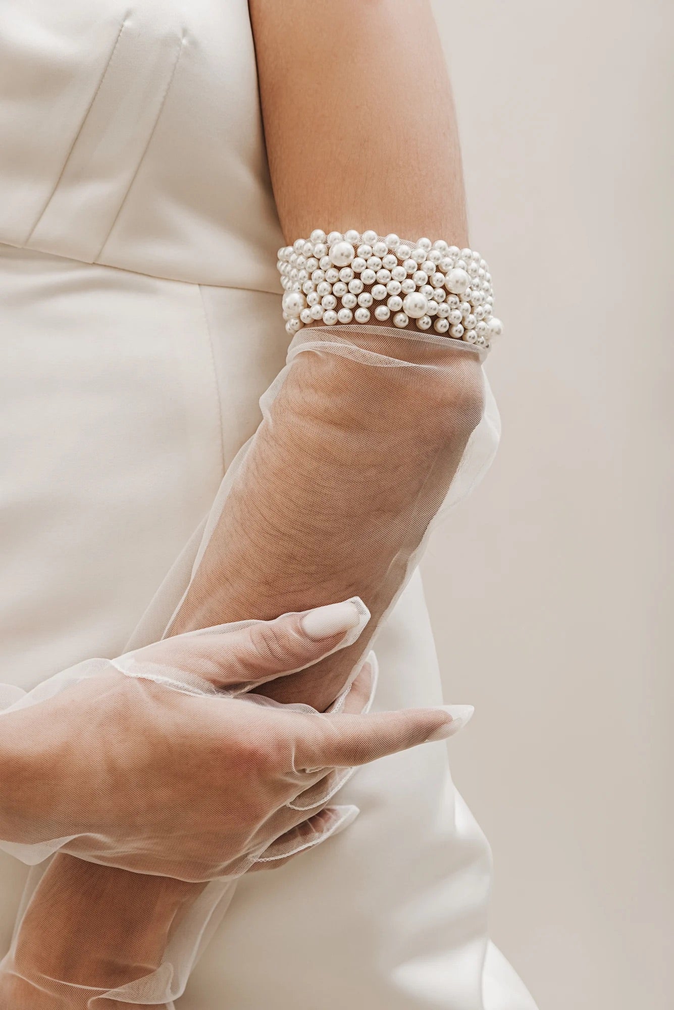 Pearl Cuff Gloves